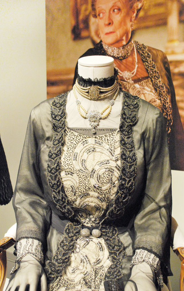 "Dressing Downton," costumes from Downton Abbey at the Virginia Historical Society | Em Busy Living